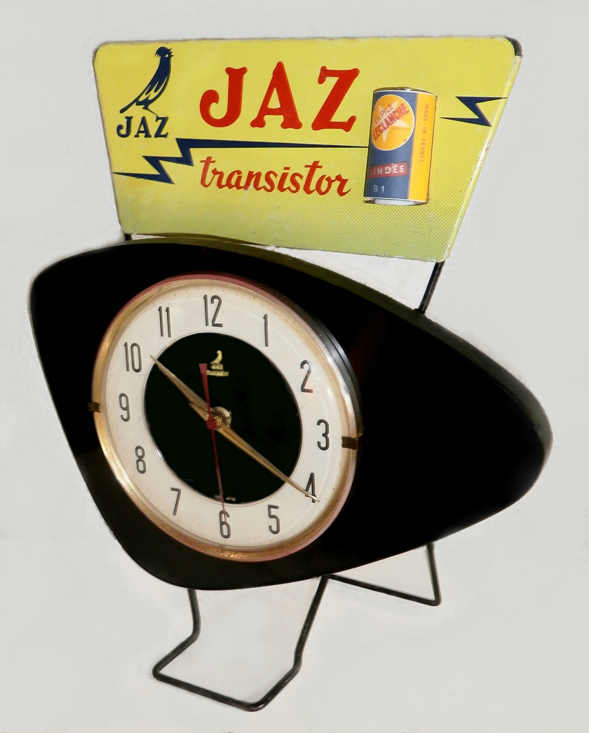 presentoir-pub-garni1