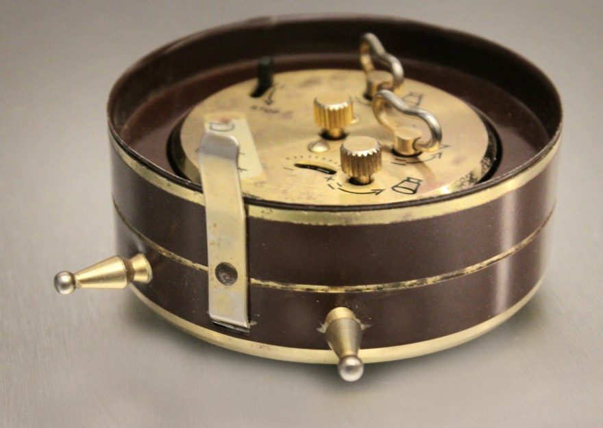 donic marron dessous