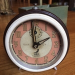 1942 chiffres anguleux répétition