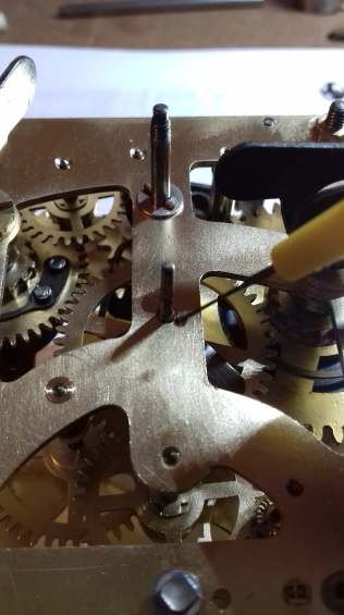 20  huilage des pivots des roues (huile La Jurassienne).jpg