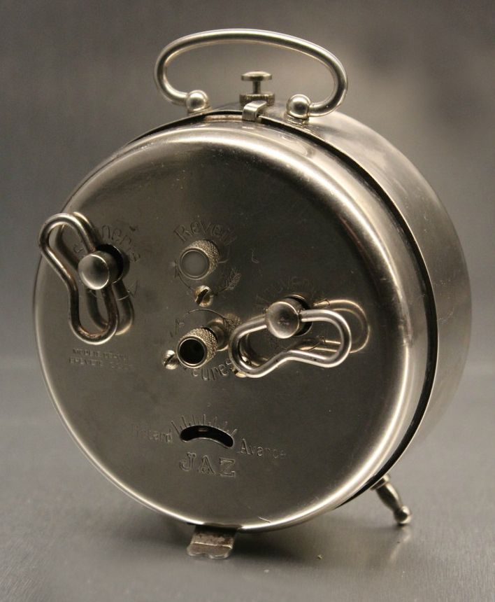 modic Mars 1926 à répétition dos.jpg