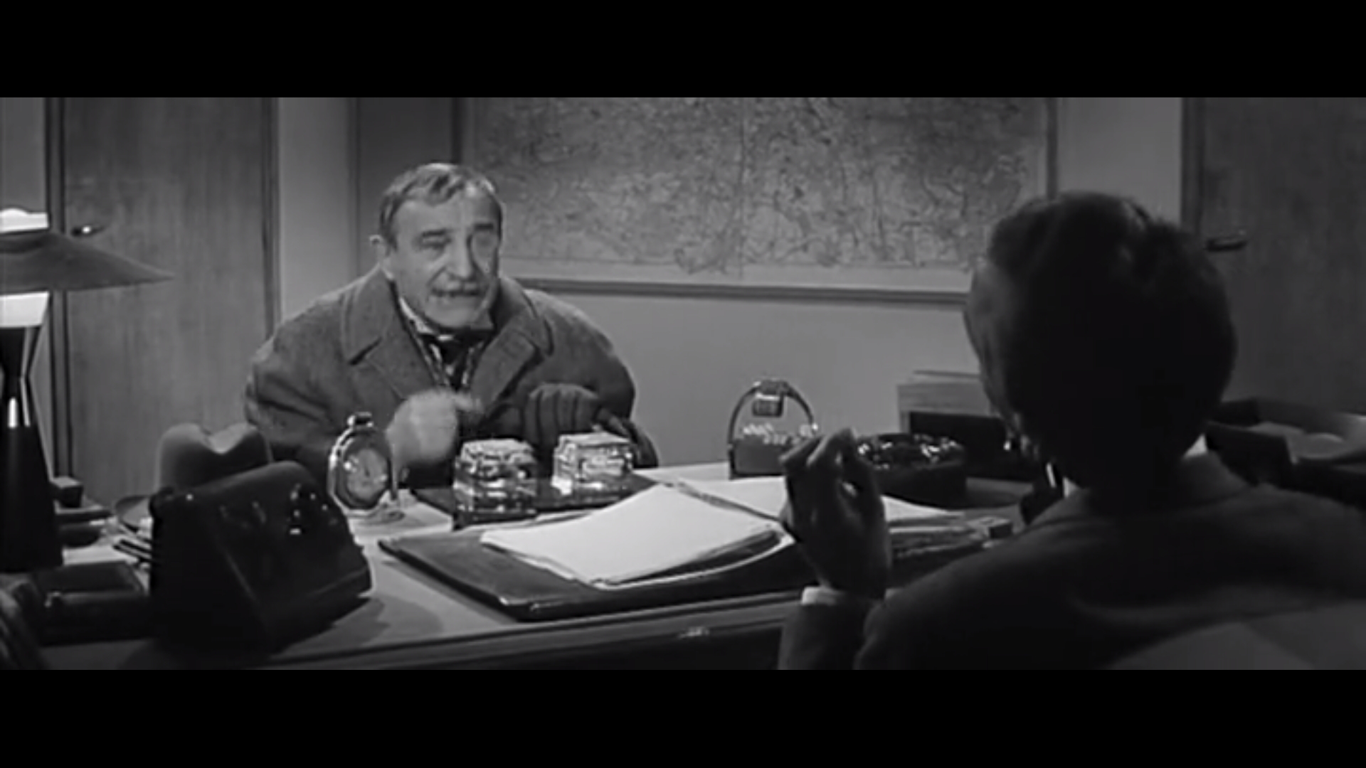 le gorille vous salue bien