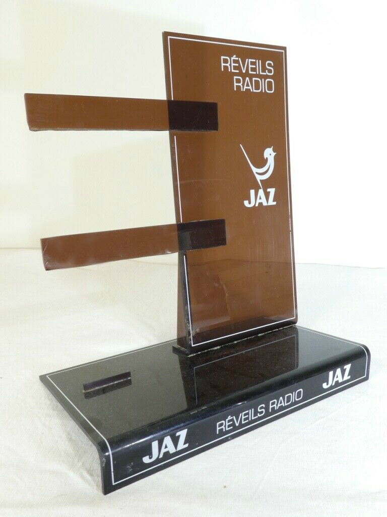 présentoir réveils radio (6)