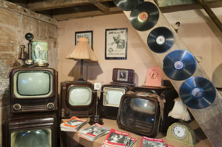 Jaz at Bakelite Museum (2)