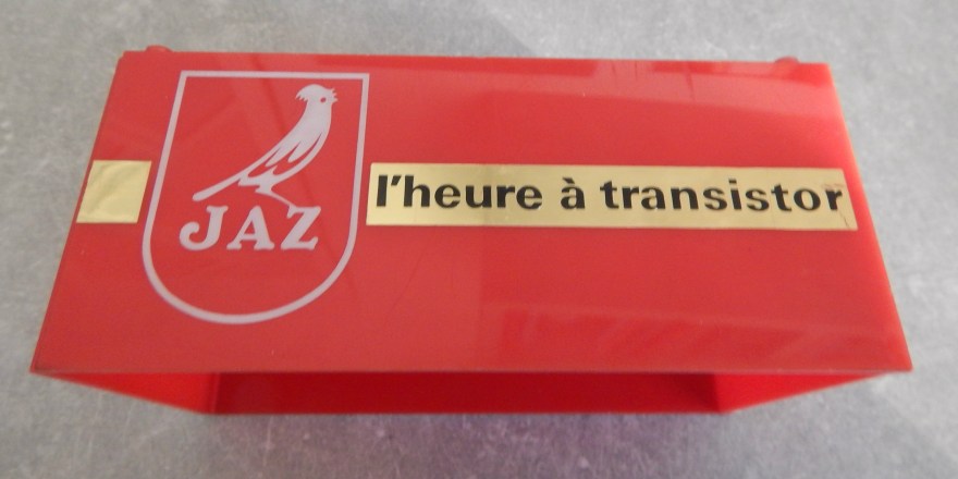 l heure  transistor rouge.jpg