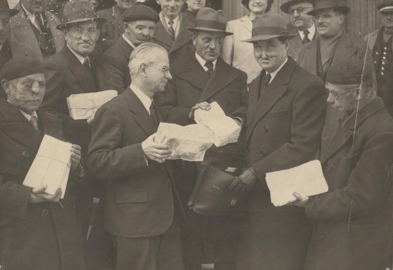 paiement-gros-lot-par-eugene-fournier-vice-president-gc-001_tbn