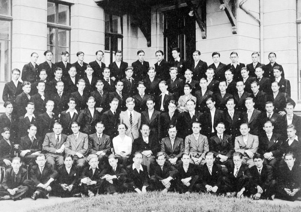 1937 les premières années